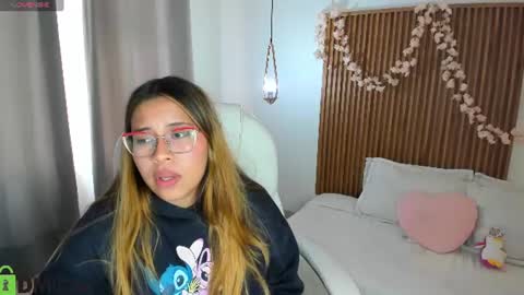 evely_crosss online show from August 11, 8:11 pm