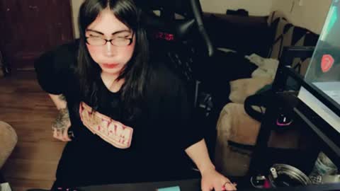 evelyn420521 online show from July 25, 6:12 pm