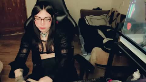 evelyn420521 online show from July 31, 6:35 pm