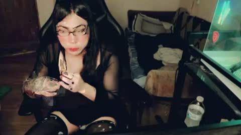 evelyn420521 online show from August 6, 7:13 pm