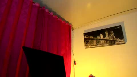 Evelyn Sandoval online show from August 3, 3:13 am