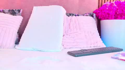 Evelyn online show from August 5, 12:52 am