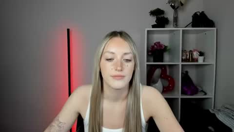 evelynblond online show from July 28, 1:50 pm
