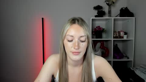 evelynblond online show from July 28, 2:56 pm