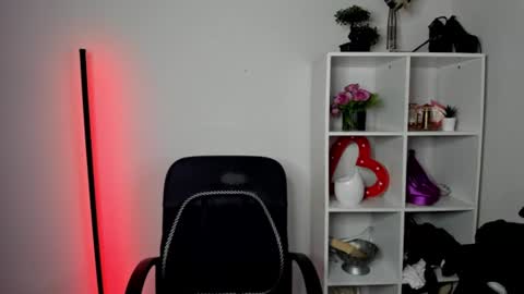 evelynblond online show from August 3, 6:48 pm