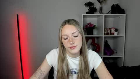 evelynblond online show from August 5, 12:36 pm