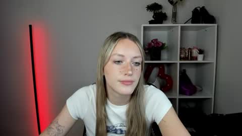 evelynblond online show from August 5, 2:48 pm