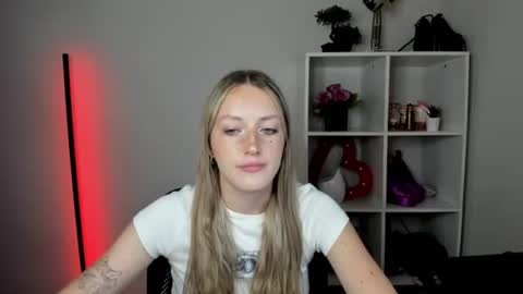 evelynblond online show from August 5, 4:05 pm