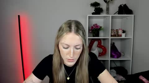 evelynblond online show from August 6, 2:16 pm