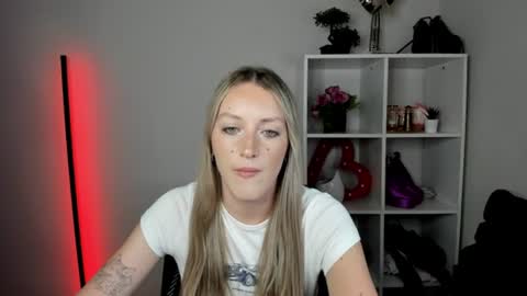 evelynblond online show from August 7, 4:18 pm