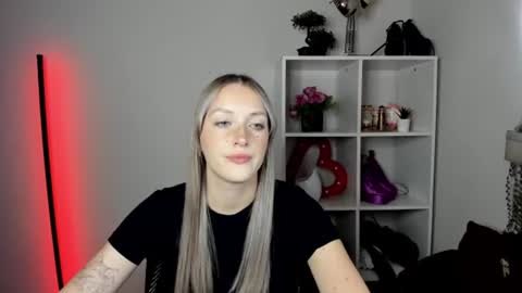 evelynblond online show from August 11, 3:47 pm