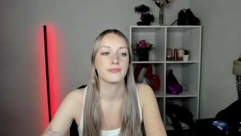 evelynblond online show from August 12, 12:51 pm