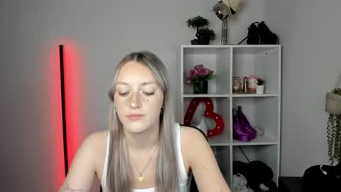 evelynblond online show from August 13, 2:53 pm