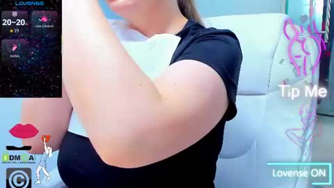 evelyne_rose online show from August 16, 5:22 am