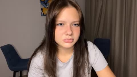 Evelyn Velvet online show from August 10, 9:05 pm