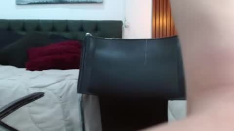 evelynn_fox_ online show from August 1, 6:36 pm
