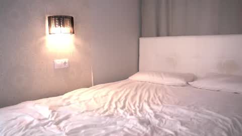 evelynnclaire online show from September 3, 10:18 am