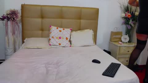 Eve-Alina online show from August 7, 9:42 am