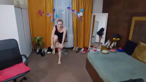 evelynreagan online show from August 4, 9:17 am