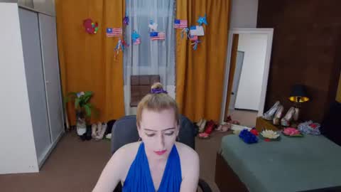 evelynreagan online show from August 6, 1:10 pm