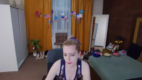 evelynreagan online show from August 10, 11:33 am