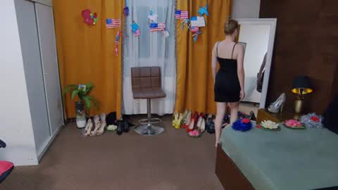 evelynreagan online show from August 11, 7:43 am