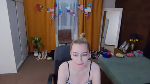 evelynreagan online show from August 11, 9:55 am
