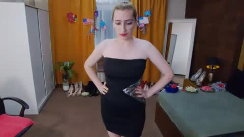 evelynreagan online show from August 14, 9:02 am