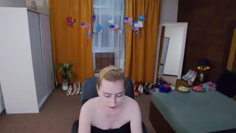 evelynreagan online show from August 14, 1:48 pm