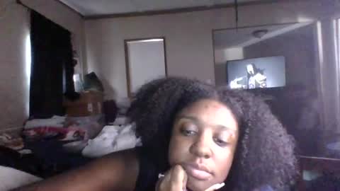 evemonroe17 online show from August 12, 5:48 pm