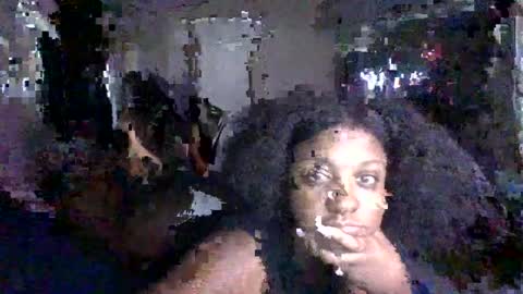 evemonroe17 online show from August 12, 8:11 pm