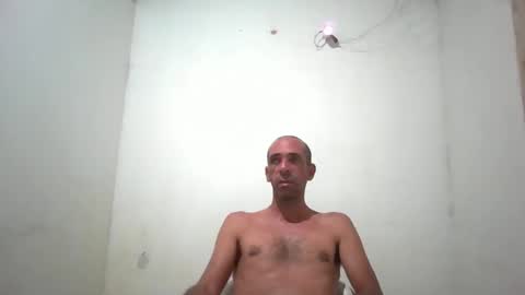 everaldosantos online show from May 8, 11:51 pm