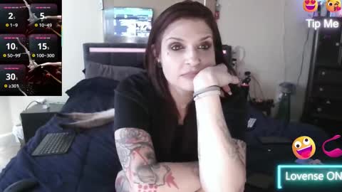 everleighlux online show from April 30, 4:43 pm