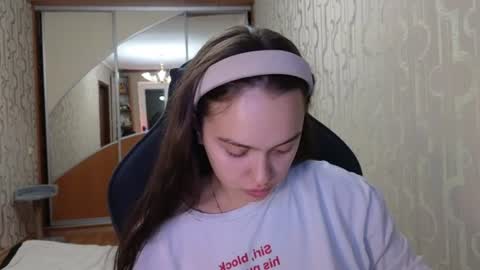 Evi online show from August 12, 9:06 pm