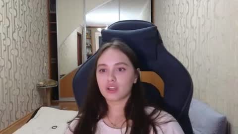 Evi online show from August 13, 2:14 am