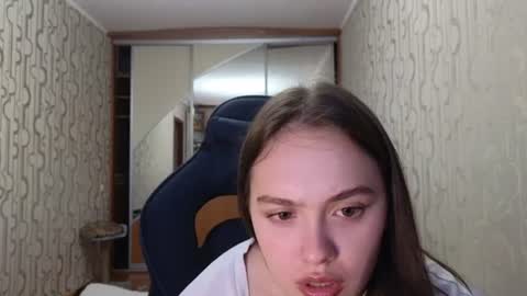 Evi online show from August 13, 3:20 am