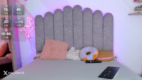 Evie online show from August 5, 3:26 am