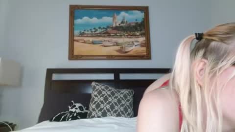 evieeashee online show from August 6, 12:31 am