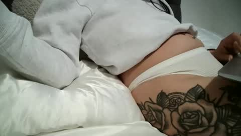 evieloves online show from April 16, 11:17 am