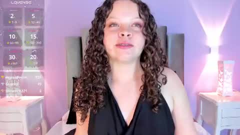 evierouse_ online show from August 7, 10:21 pm