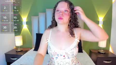 evierouse_ online show from August 9, 1:01 pm