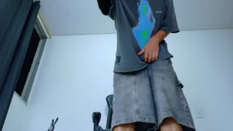 evil_boss1 online show from August 6, 2:43 am