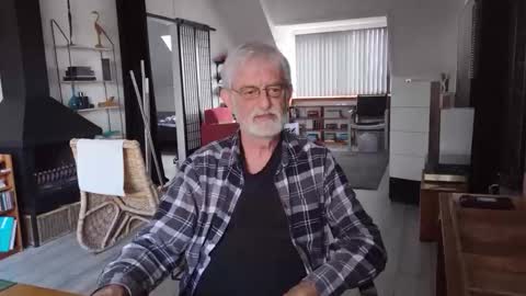 Naaktloper online show from April 2, 3:20 pm