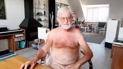 Naaktloper online show from June 24, 12:40 pm