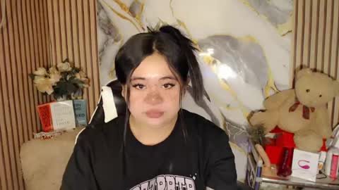 ANDREA MAE online show from August 10, 2:40 pm
