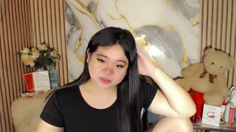 ANDREA MAE online show from August 11, 11:56 am