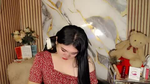 ANDREA MAE online show from August 12, 5:15 pm