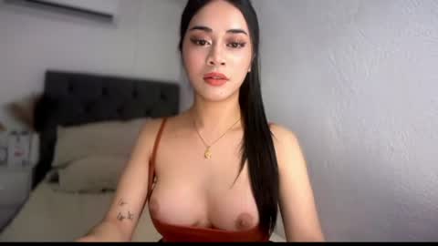 expensivets_chloe online show from July 27, 11:16 am