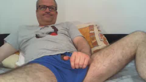 eyes12 online show from August 4, 9:12 pm