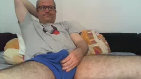 eyes12 online show from August 5, 10:19 pm